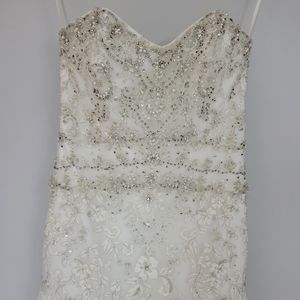 Diamond White Wedding Dress Size 10 Never Worn Excellent Condition